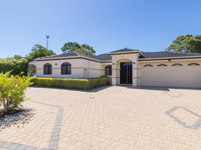 9 Romsey Grove, KIARA, WA 6054 AUS