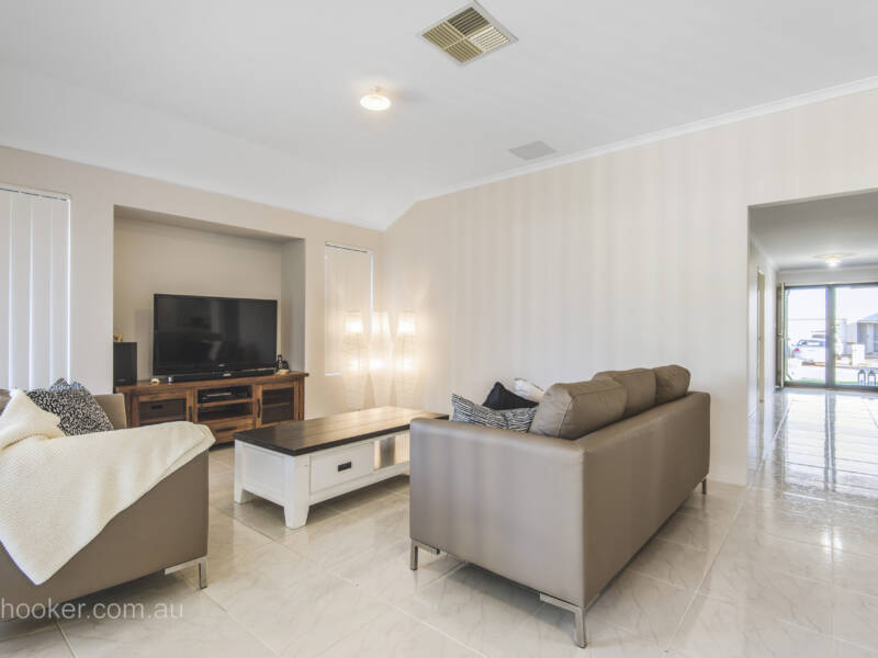 9 Yarran Link, ELLENBROOK, WA 6069 AUS