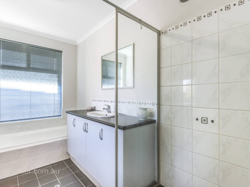 9 Yarran Link, ELLENBROOK, WA 6069 AUS