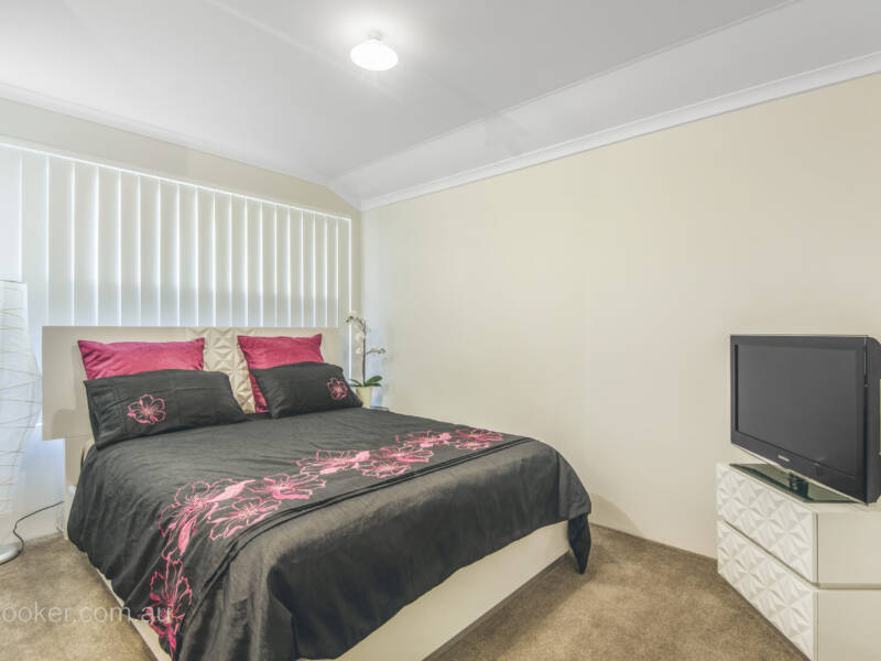 9 Yarran Link, ELLENBROOK, WA 6069 AUS