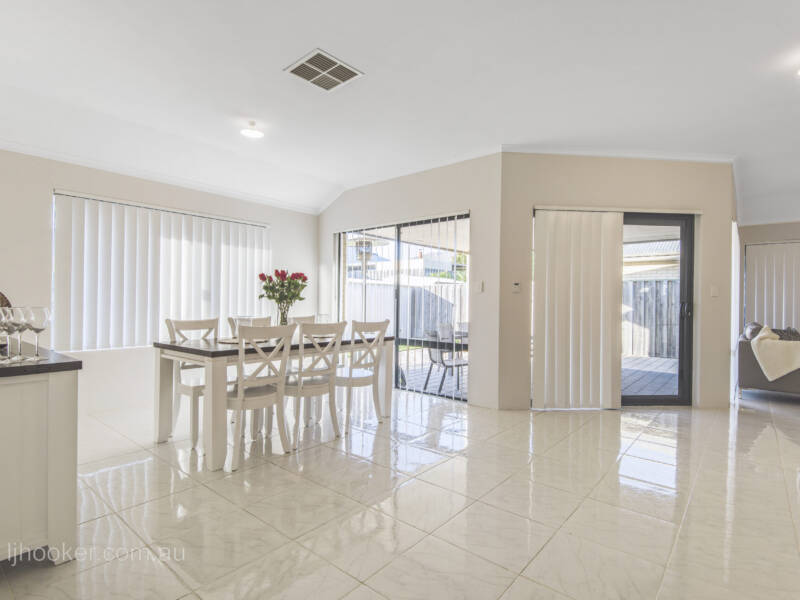 9 Yarran Link, ELLENBROOK, WA 6069 AUS