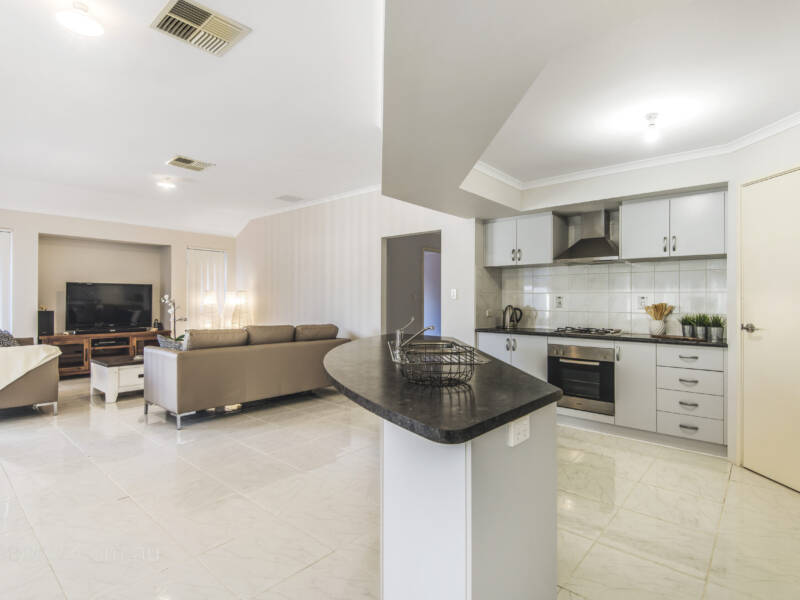 9 Yarran Link, ELLENBROOK, WA 6069 AUS