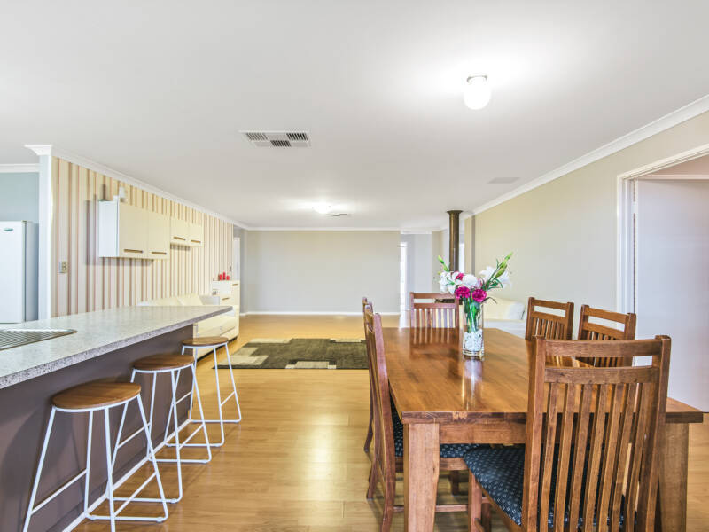80 Derricap Avenue, ELLENBROOK, WA 6069 AUS