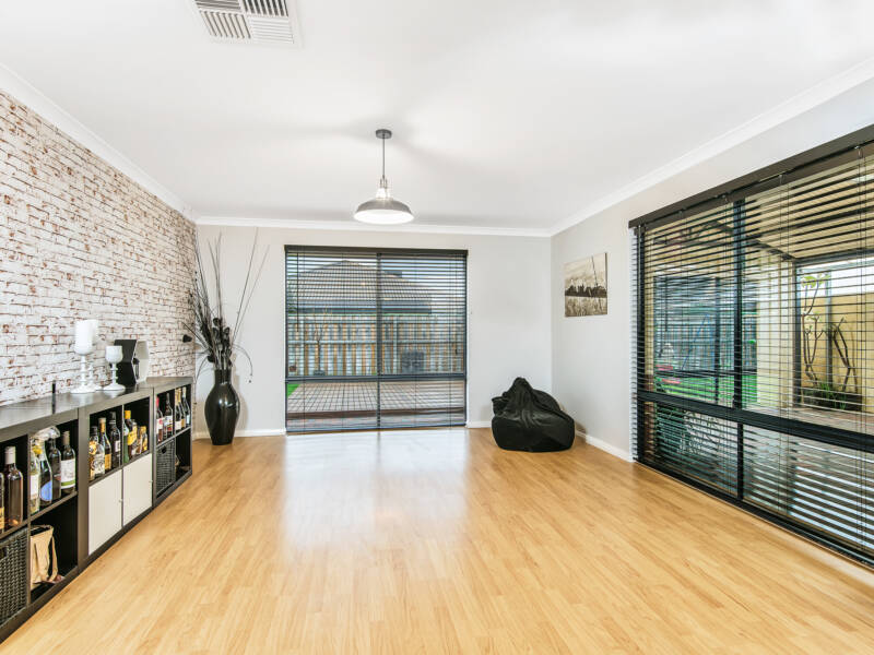 80 Derricap Avenue, ELLENBROOK, WA 6069 AUS