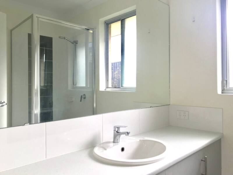8 Hoveton Circuit, AVELEY, WA 6069 AUS