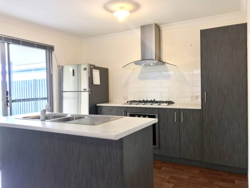 8 Hoveton Circuit, AVELEY, WA 6069 AUS