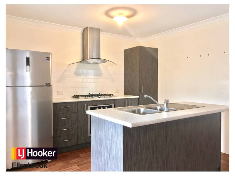 8 Hoveton Circuit, AVELEY, WA 6069 AUS