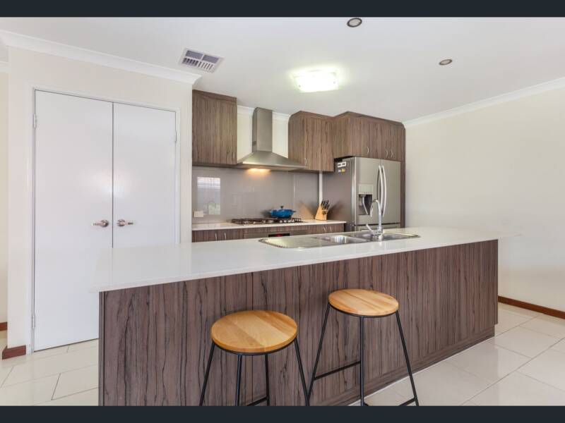 82 Farmaner Parkway, ELLENBROOK, WA 6069 AUS