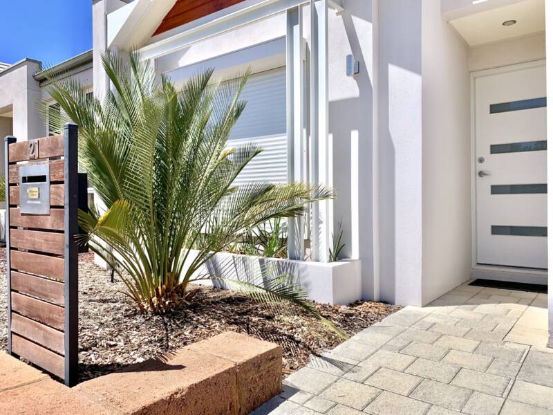 21 Riverland Drive, ELLENBROOK, WA 6069 AUS