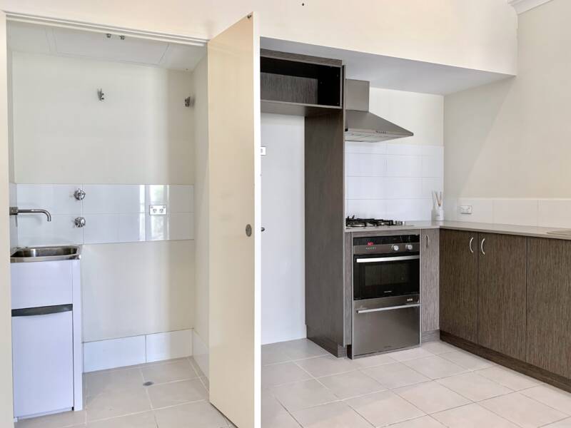 21 Riverland Drive, ELLENBROOK, WA 6069 AUS