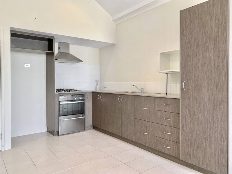21 Riverland Drive, ELLENBROOK, WA 6069 AUS
