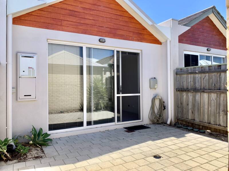 21 Riverland Drive, ELLENBROOK, WA 6069 AUS
