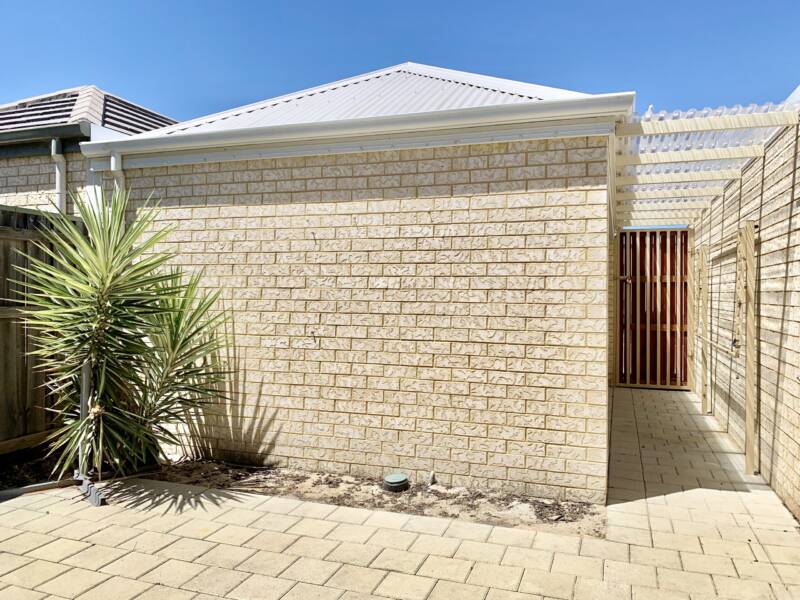 21 Riverland Drive, ELLENBROOK, WA 6069 AUS