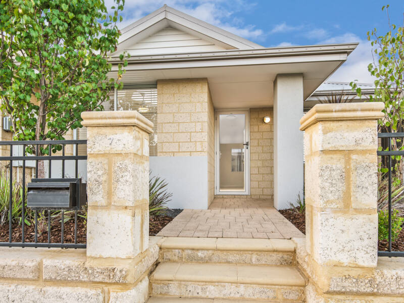 7 Havasu Road, AVELEY, WA 6069 AUS