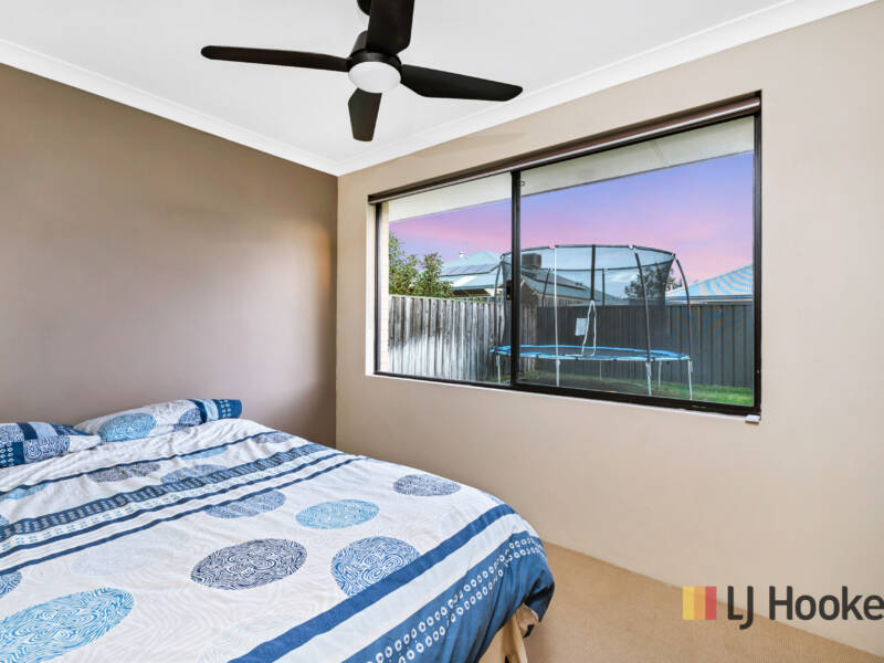 8 Hoyton Close, ELLENBROOK, WA 6069 AUS