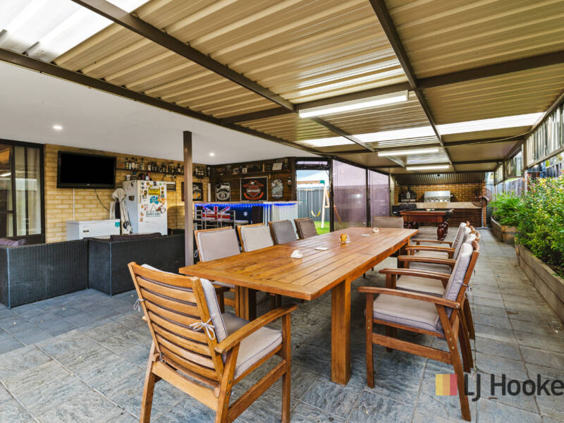 8 Hoyton Close, ELLENBROOK, WA 6069 AUS