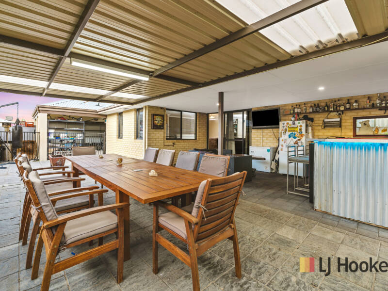 8 Hoyton Close, ELLENBROOK, WA 6069 AUS