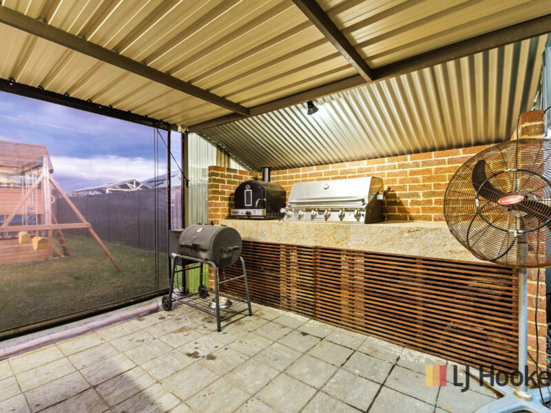 8 Hoyton Close, ELLENBROOK, WA 6069 AUS