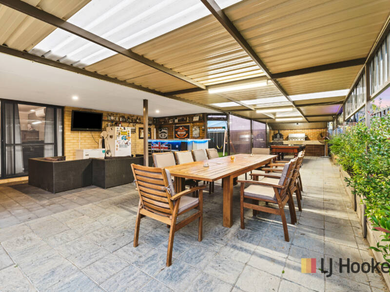 8 Hoyton Close, ELLENBROOK, WA 6069 AUS