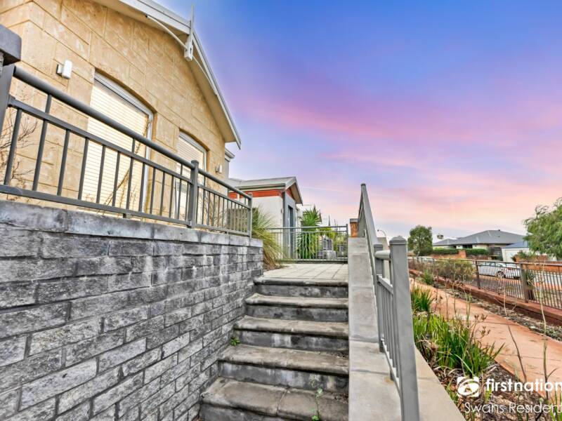 9 Macquarie Bend, ELLENBROOK, WA 6069 AUS