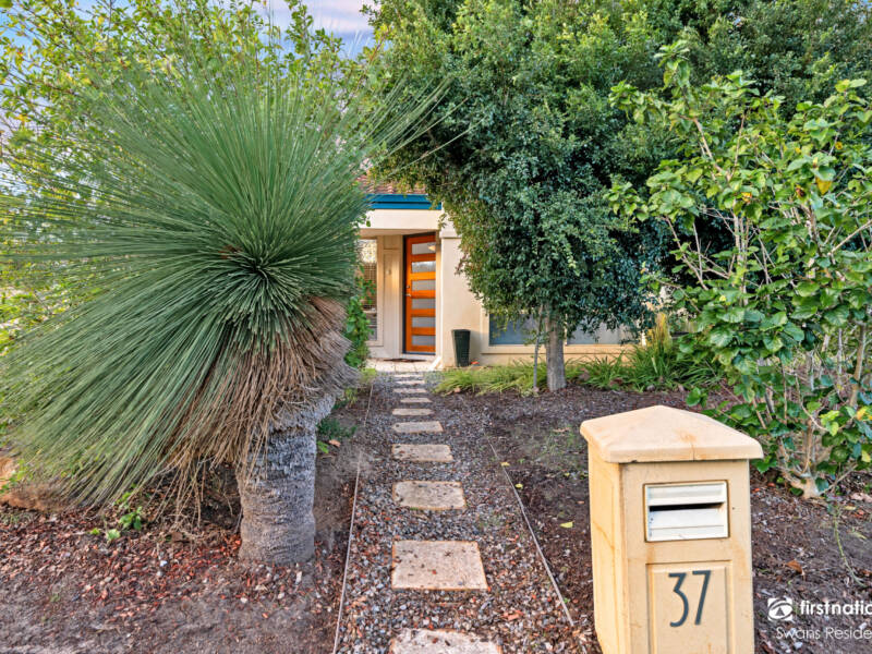 37 Wildflower Circle, ELLENBROOK, WA 6069 AUS