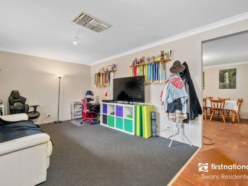 4 Killara Avenue, ELLENBROOK, WA 6069 AUS