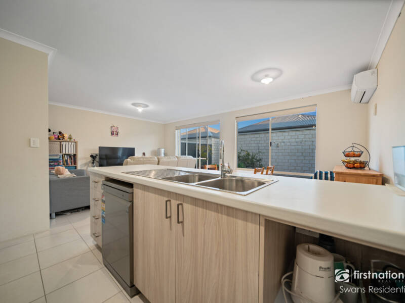 12 Luxhay Parkway, AVELEY, WA 6069 AUS