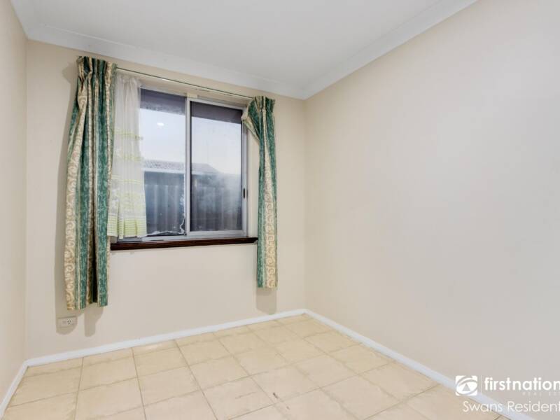 18 Clovertree Street, MADDINGTON, WA 6109 AUS