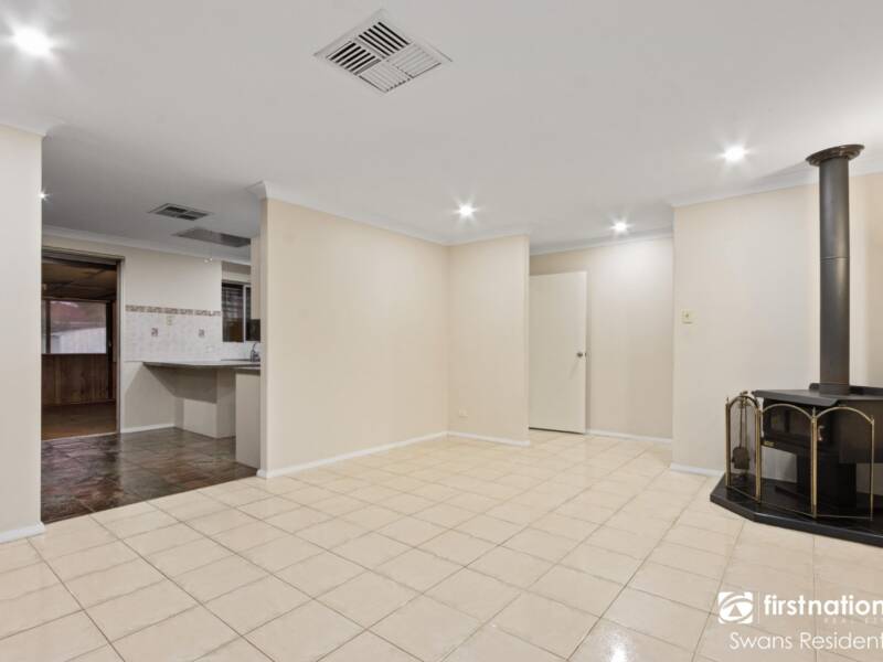 18 Clovertree Street, MADDINGTON, WA 6109 AUS