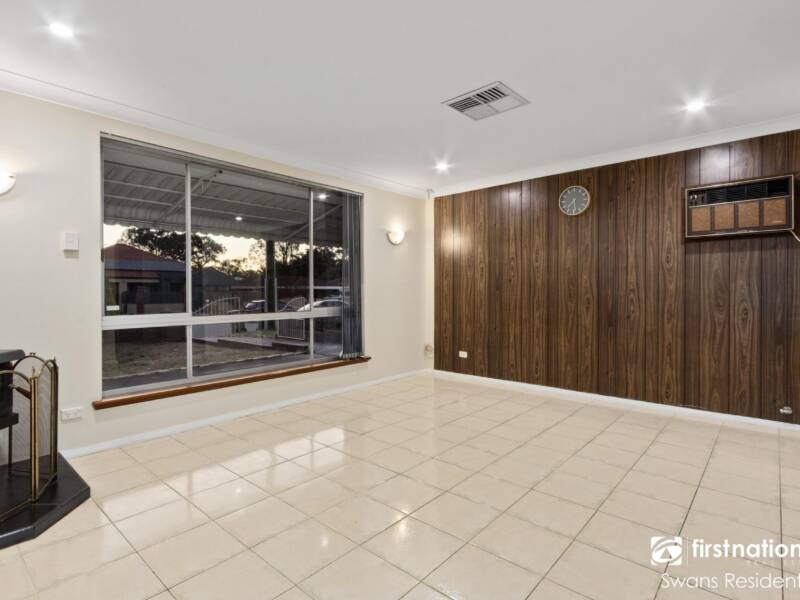 18 Clovertree Street, MADDINGTON, WA 6109 AUS