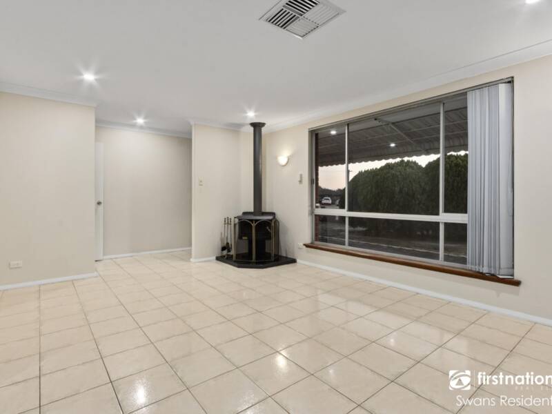 18 Clovertree Street, MADDINGTON, WA 6109 AUS