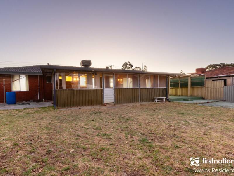 18 Clovertree Street, MADDINGTON, WA 6109 AUS