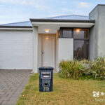 15 Sunnyside Way, AVELEY, WA 6069 AUS