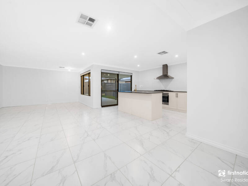 15 Pitsford Chase, AVELEY, WA 6069 AUS