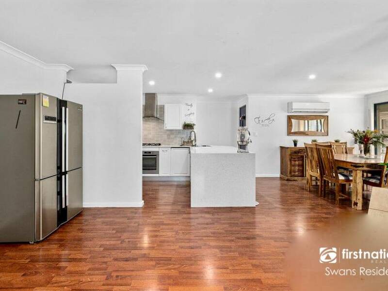 31 Anna Plains Circle, ELLENBROOK, WA 6069 AUS