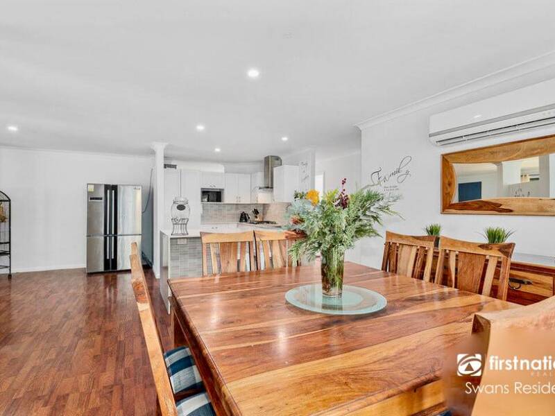 31 Anna Plains Circle, ELLENBROOK, WA 6069 AUS