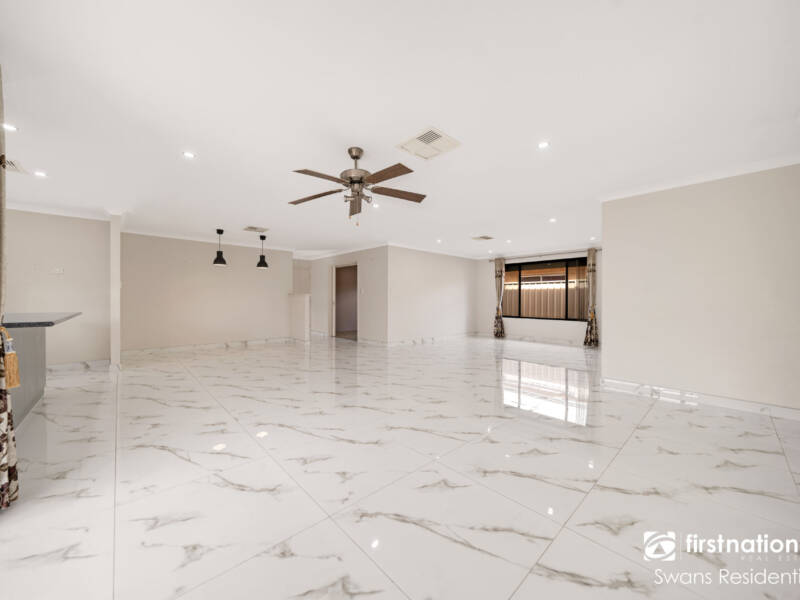 11 Blatina Way, CAVERSHAM, WA 6055 AUS