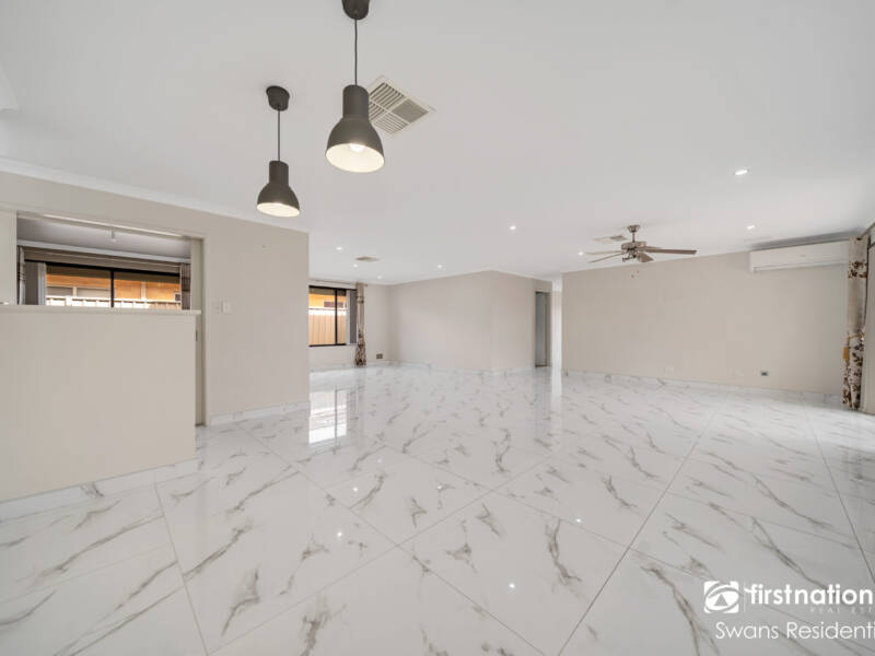 11 Blatina Way, CAVERSHAM, WA 6055 AUS