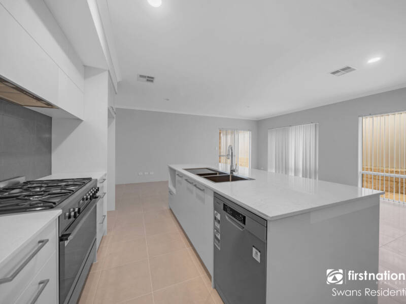 72 Dolphin Drive, ALKIMOS, WA 6038 AUS