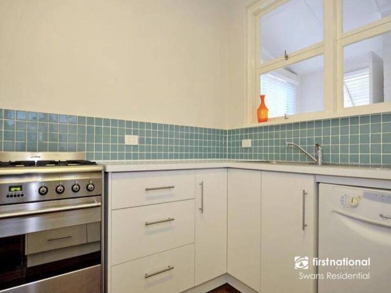 24 Trink Street, CLOVERDALE, WA 6105 AUS