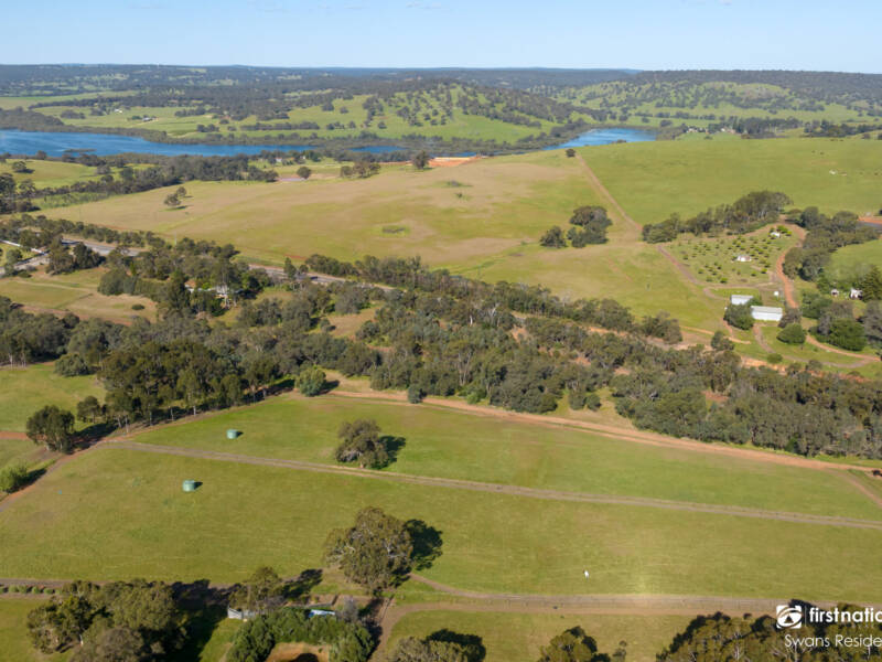 33 Hart Drive, CHITTERING, WA 6084 AUS