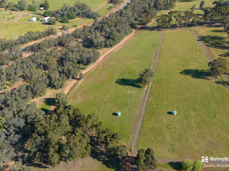 33 Hart Drive, CHITTERING, WA 6084 AUS