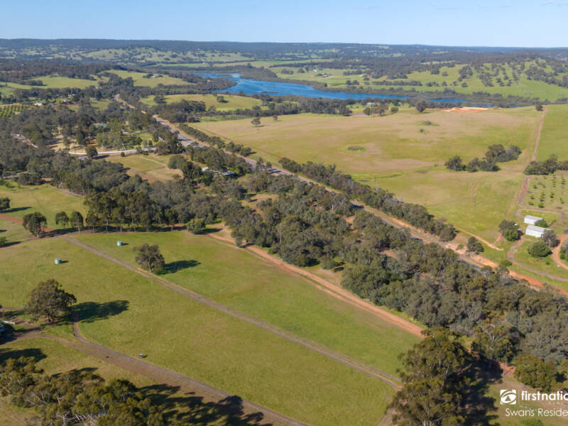 33 Hart Drive, CHITTERING, WA 6084 AUS