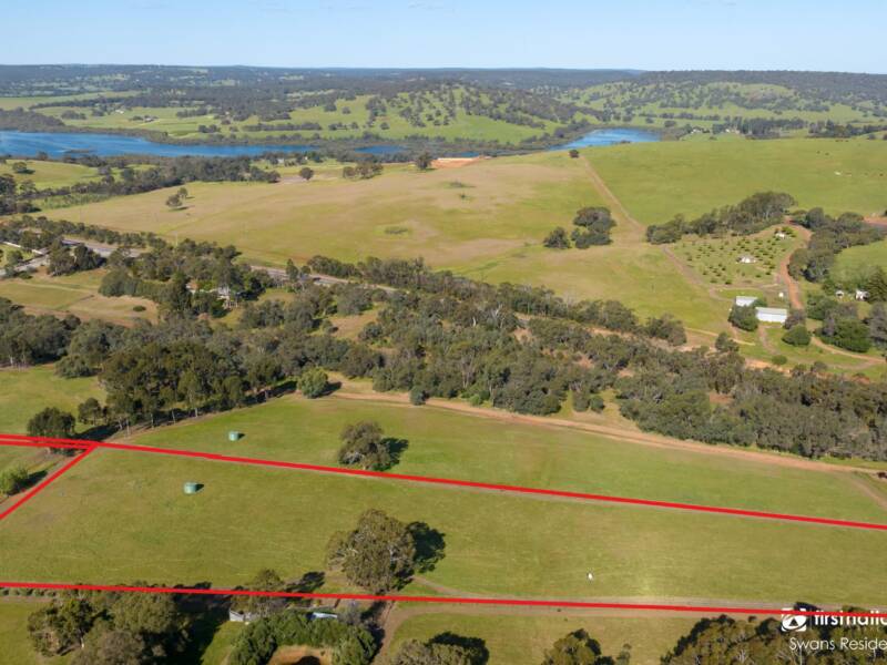 33 Hart Drive, CHITTERING, WA 6084 AUS