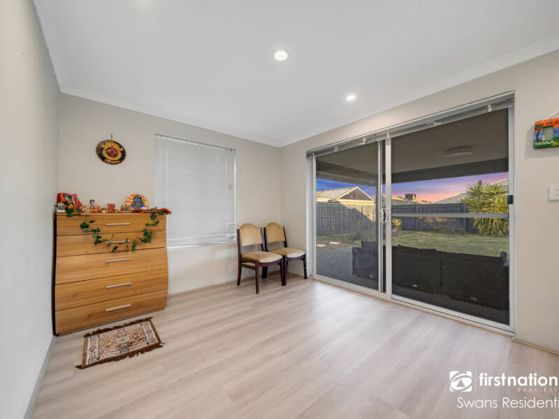 6 Tickner Parade, ELLENBROOK, WA 6069 AUS