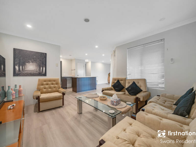 6 Tickner Parade, ELLENBROOK, WA 6069 AUS
