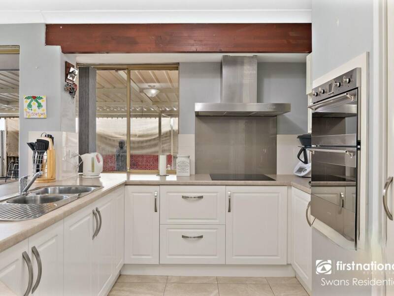 54 Bottlebrush Drive, THORNLIE, WA 6108 AUS