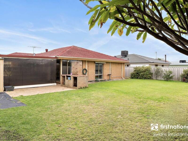 54 Bottlebrush Drive, THORNLIE, WA 6108 AUS