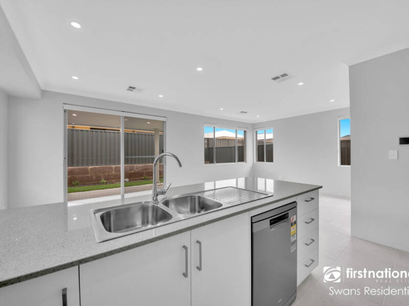 32 Karreen Way, SOUTH GUILDFORD, WA 6055 AUS