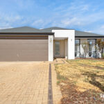 17 Solway Brace, ELLENBROOK, WA 6069 AUS